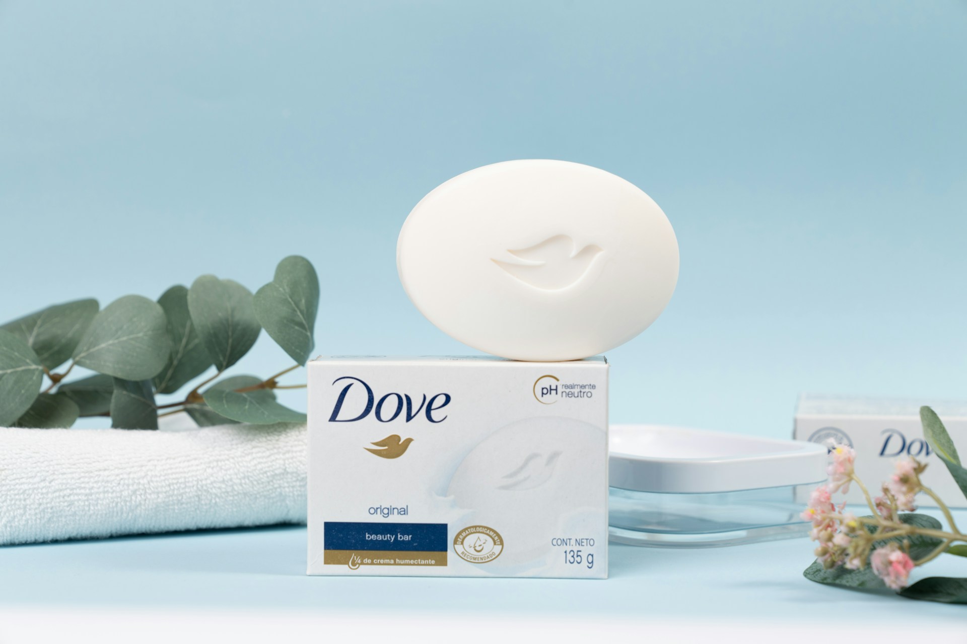 Dove beauty bar on box